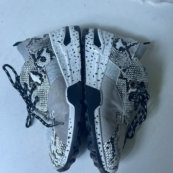 La Sheelah women’s wedge snake skin print lace up black and white sneakers SZ7 - Picture 5 of 8